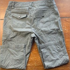 TRIBAL Capris Size 10